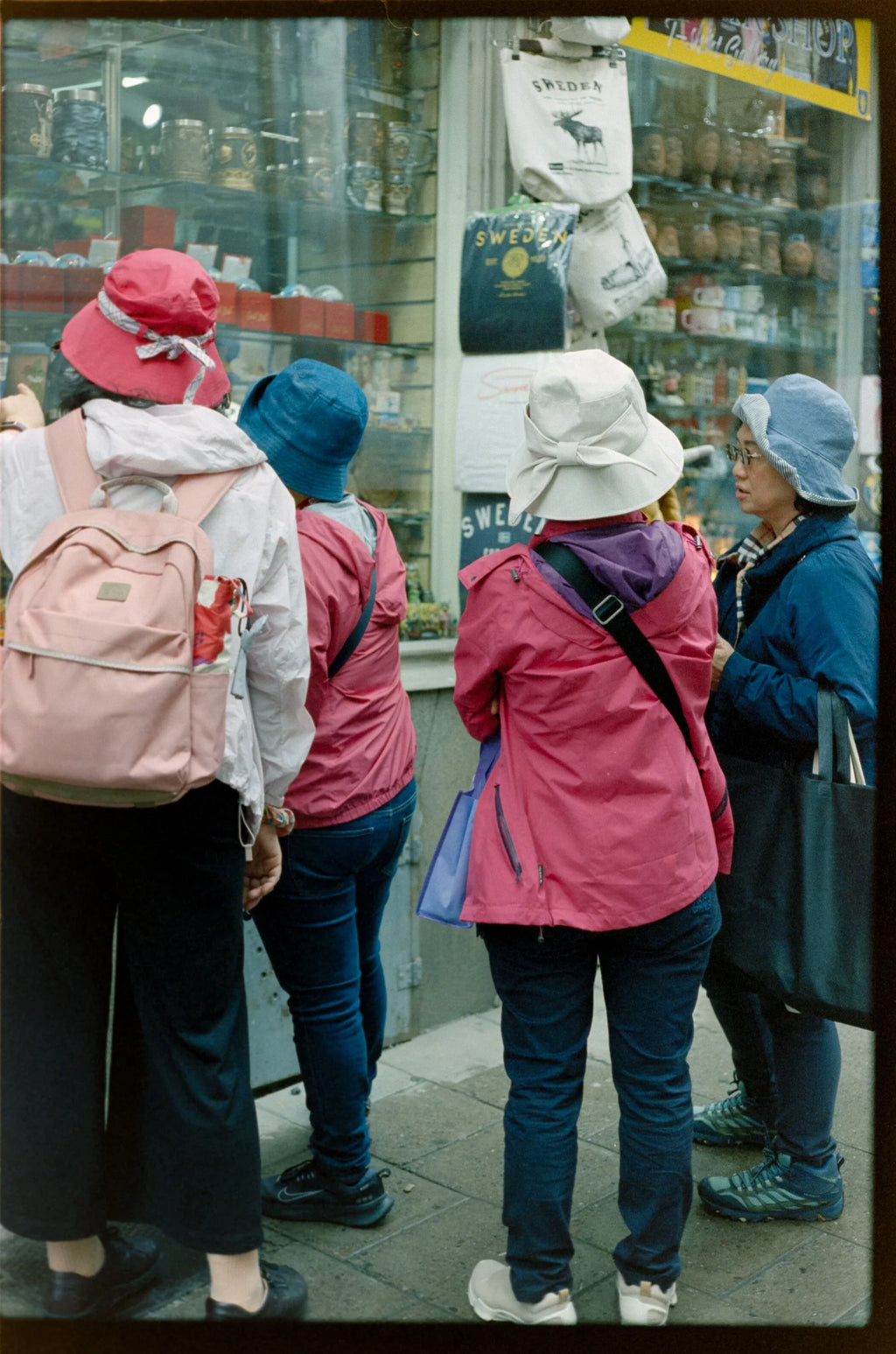 ECN-2 – Pokémon 100T – 135/36 - Photo Studio Berlin